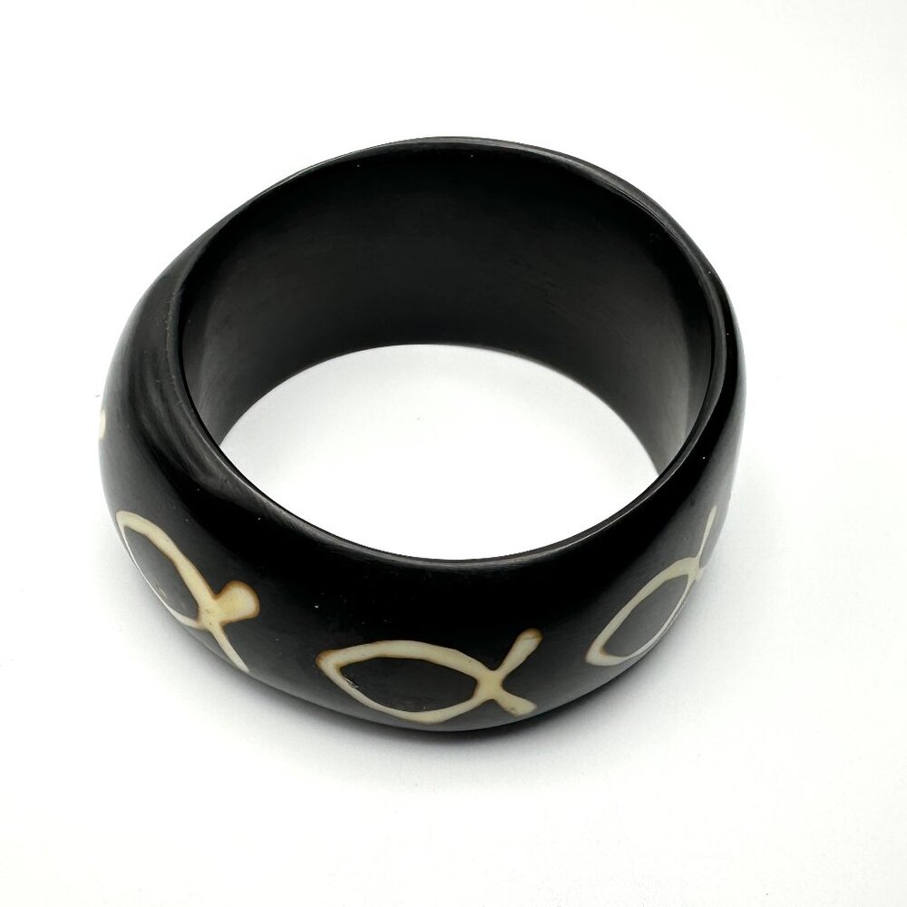 Vintage Black Asymmetrical Lucite Bangle Duo —  Both Size 8 1/4 — Vintage — EUC - Picture 7 of 12